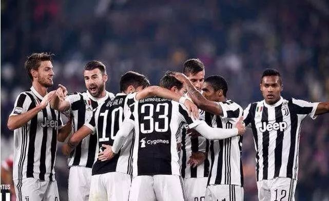 图赫尔：会找阿诺德聊聊，不过夸安萨目前竞争右后卫稍微领先