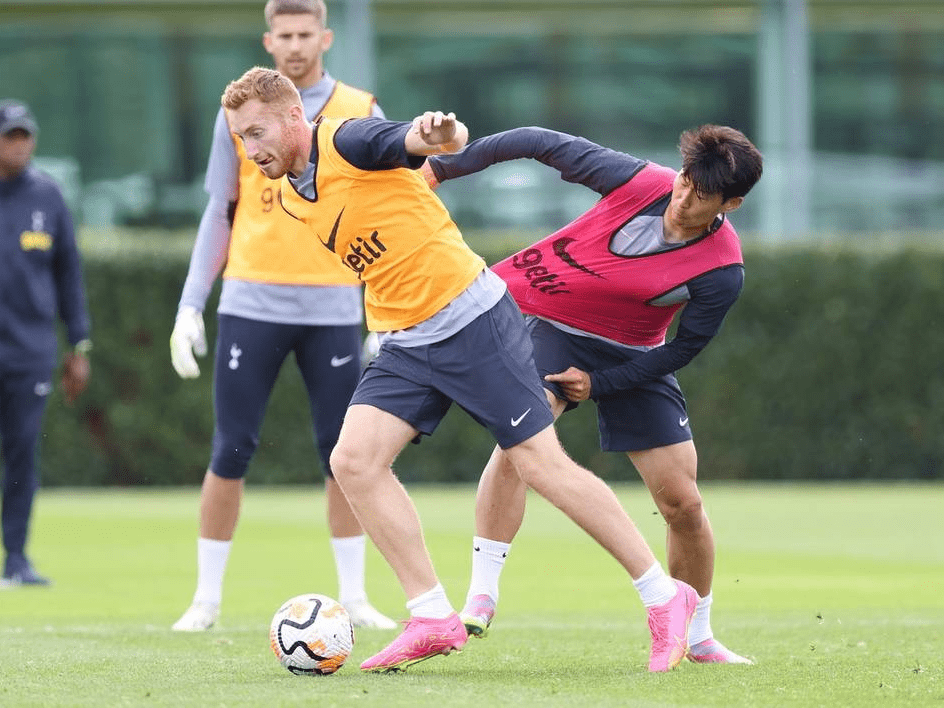 葡杯巨大争议！裁判VAR花12分钟确认点球，葡体起死回生（葡杯判罚风波：VAR耗时12分钟认定点球，葡体绝境重生）