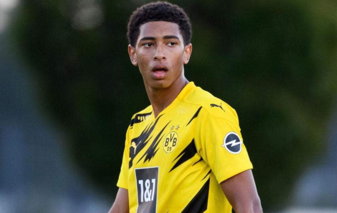 夺冠大热直接对话，阿森纳、拜仁位列欧冠夺冠赔率榜前二（欧冠赔率榜前二对碰：阿森纳与拜仁上演冠军热门之战）