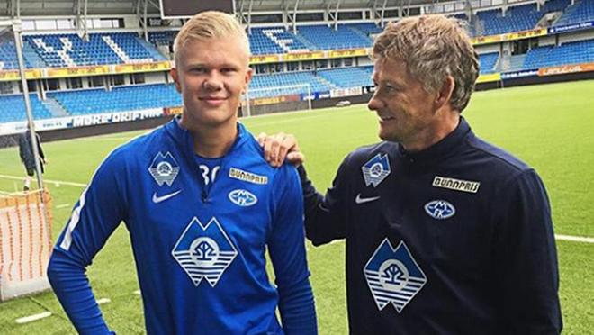 每体：巴西后卫穆里略重回巴萨引援视野，巴萨已接触其身边人（每体：巴萨将巴西中卫穆里略重新纳入引援名单，已与其团队取得联系）