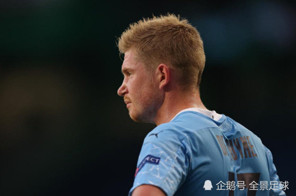 中国国乒在2025成都混合团体世界杯中以6连胜结束第二轮，孙颖莎在梁靖崑失利后积极复盘，展现团队凝聚力与个人关怀。