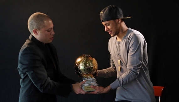 英超官网盘点历届圣诞冠军赛季战绩：阿森纳此前四次均丢冠（英超官网回顾历年圣诞榜首赛季表现：阿森纳四次领跑均无缘冠军）