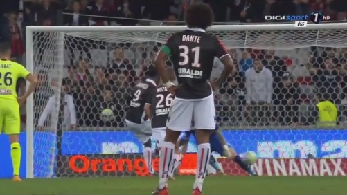 篮网主场113-103击败公牛，小波特砍33分，球队高效进攻，取得两连胜，公牛五连败。