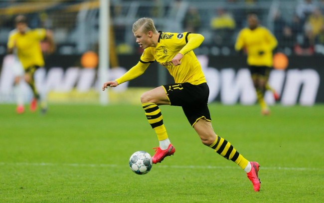 亚冠二级战报：布伦纳帽子戏法，南定绿钢9-0狂胜东方（亚冠二级联赛战报：布伦纳戴帽，南定绿钢9比0横扫东方）