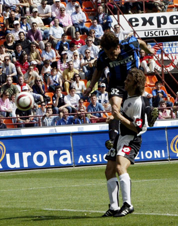 碾压！詹姆斯生涯对阵猛龙58胜18负，场均28+8+7