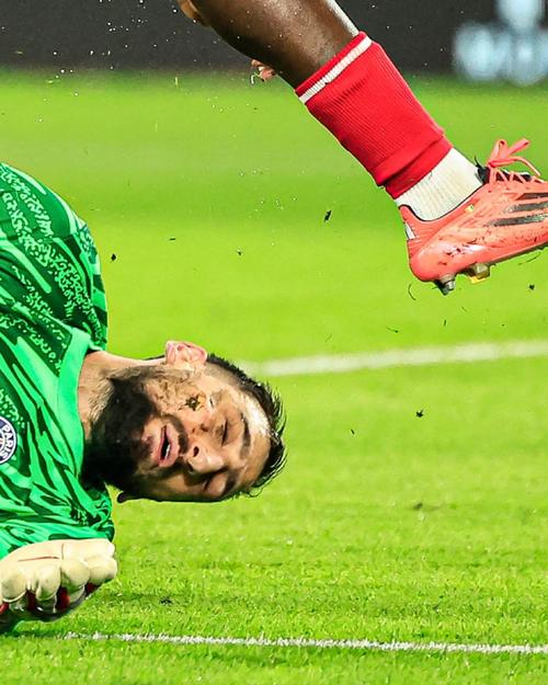 欧冠决赛用球谍照：包含白+深紫，灵感来自举办城市布达佩斯