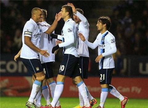 塞内加尔官方发布预热海报：马内、门迪和库利巴利出镜（塞内加尔官方发布赛前预热海报：马内、门迪、库利巴利同框亮相）