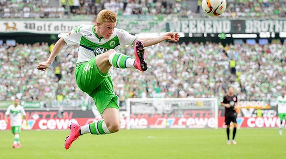 德甲战报：迪亚斯传射、杰克逊锁胜局，拜仁3-1圣保利