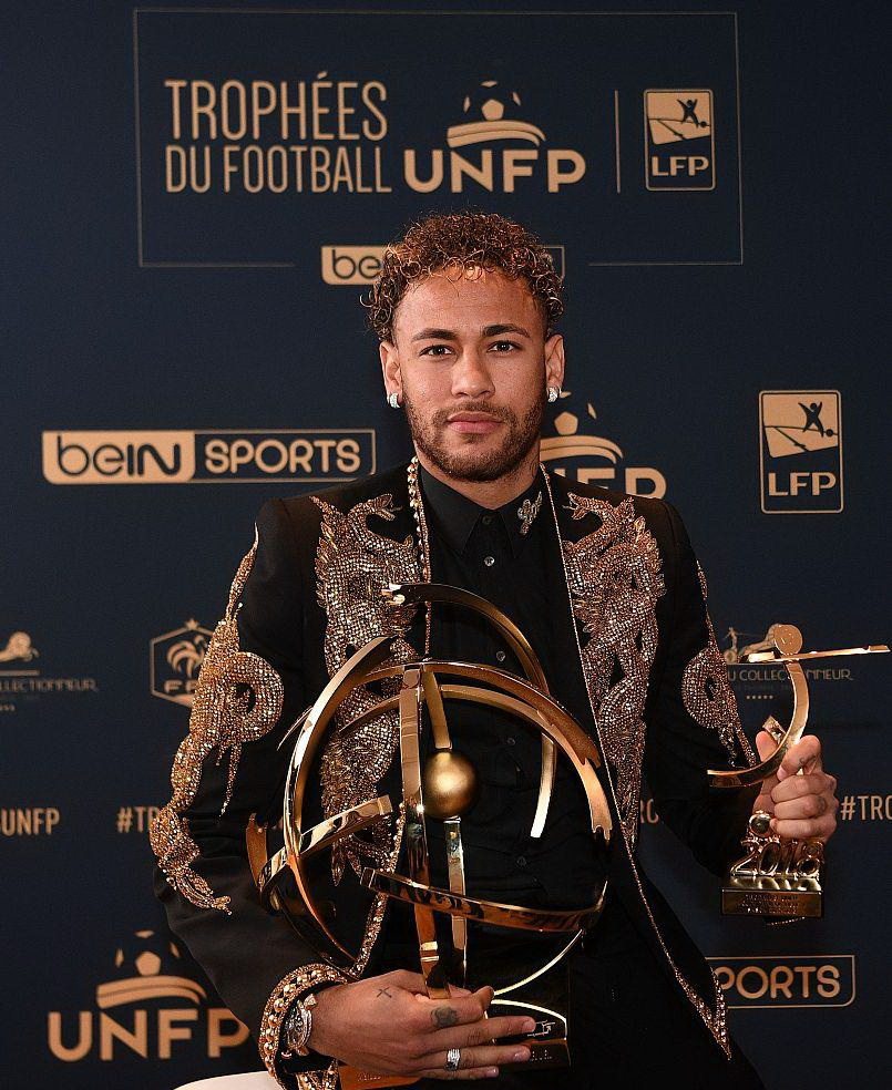 浦项铁人vs全北现代首发：特谢拉、阿方索出战（浦项铁人战全北现代首发出炉：特谢拉、阿方索先发）